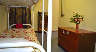 Гостиница Мотель Негус Артем Кровать в общем номере для мужчин и женщин с 8 кроватями-1